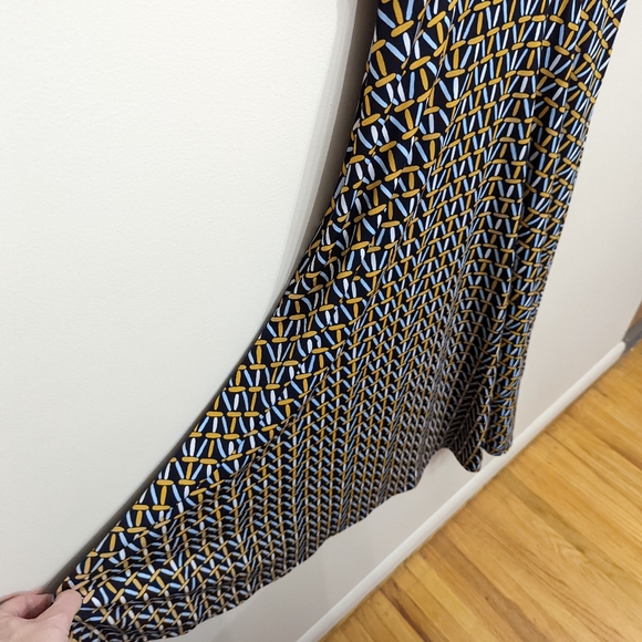 Donna Morgan Mod Retro Dress - Picture 3 of 11